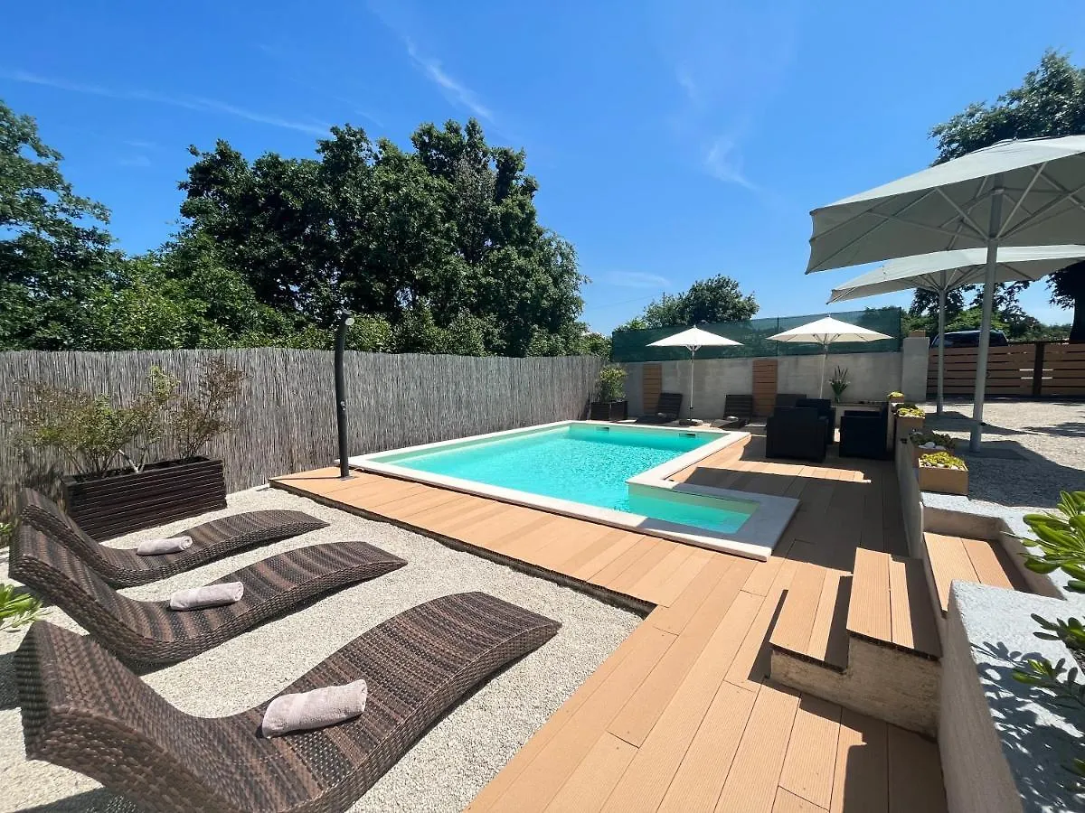 Cosy And Lovely Villa Trosti With A Pool Svetvinčenat 克罗地亚